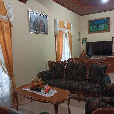Fermana Homestay Painan Екстериор снимка