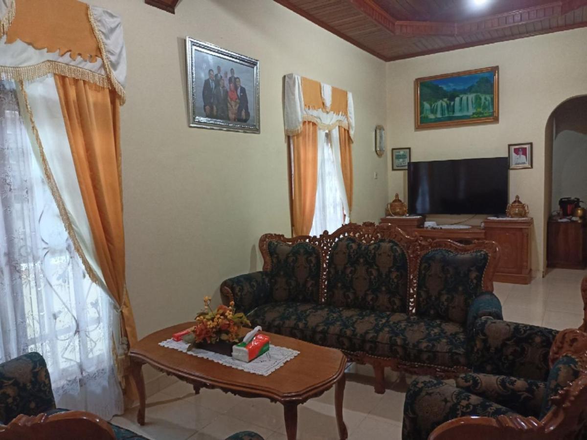 Fermana Homestay Painan Екстериор снимка